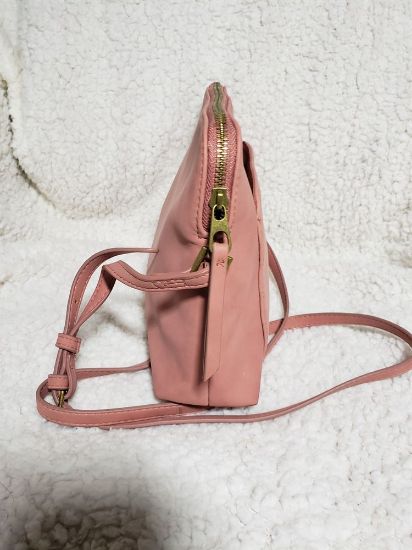 Picture of Universal Thread Crossbody Bag - Stylish and Functional