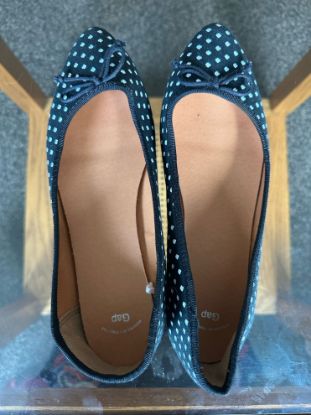 Picture of Like New Gap Lady Shoes - Size 7 Black