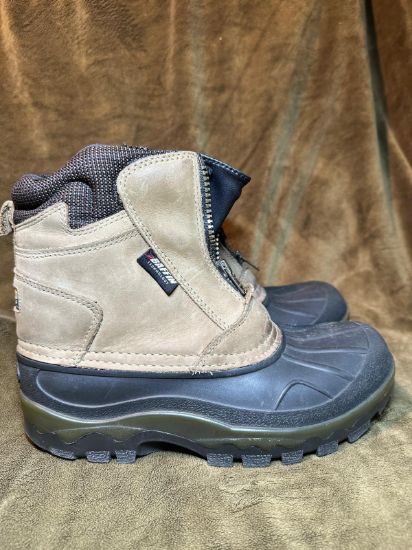 Picture of Durable Baffin Technology Boots - Size 6, Gently Used for All-Weather Comfort