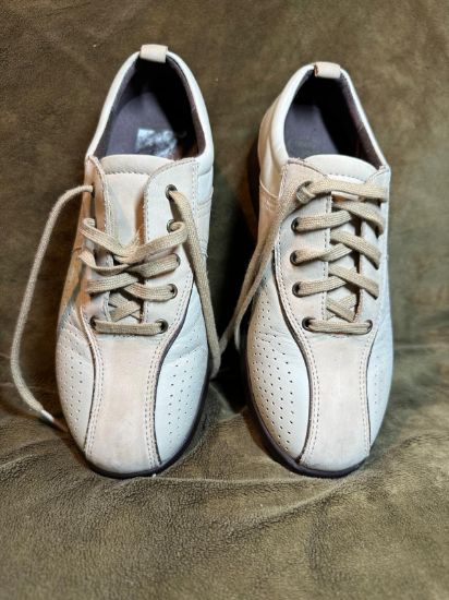 Picture of Comfortable Homyped Ladies' Shoes - Size 7, Gently Used for Everyday Style