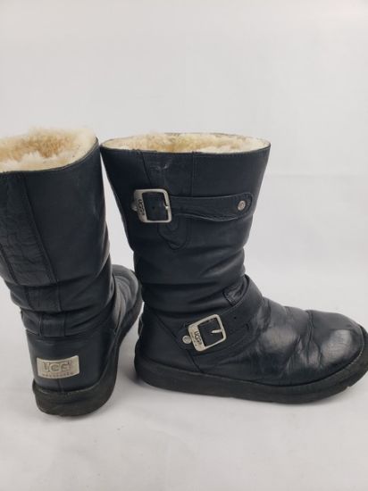 Picture of UGG Women’s  UGG Women’s Autralia Boots – Size 7 Black – Warm, Durable & Stylish